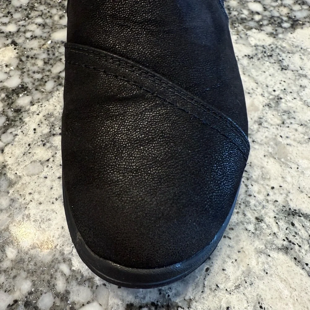 Clark’s Women’s Breeze Dawn cloud steppers Black Slip-On shoes size 8 Worn once!